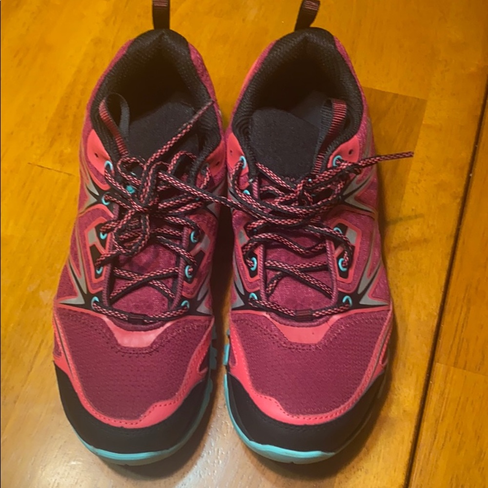 Merrell tennis shoe